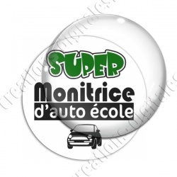 Image digitale - Super monitrice d'auto école