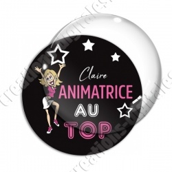 Image digitale - Animatrice au top - fond noir texte rose