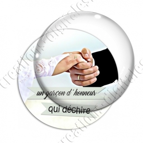 Image digitale - Un garçon d'honneur qui déchire
