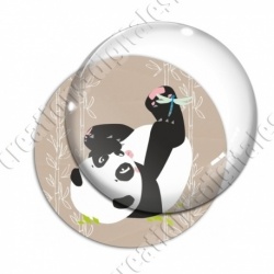 Image digitale - Panda sur le dos fond bambou
