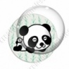 Image digitale - Panda allongé  - fond bambou vert